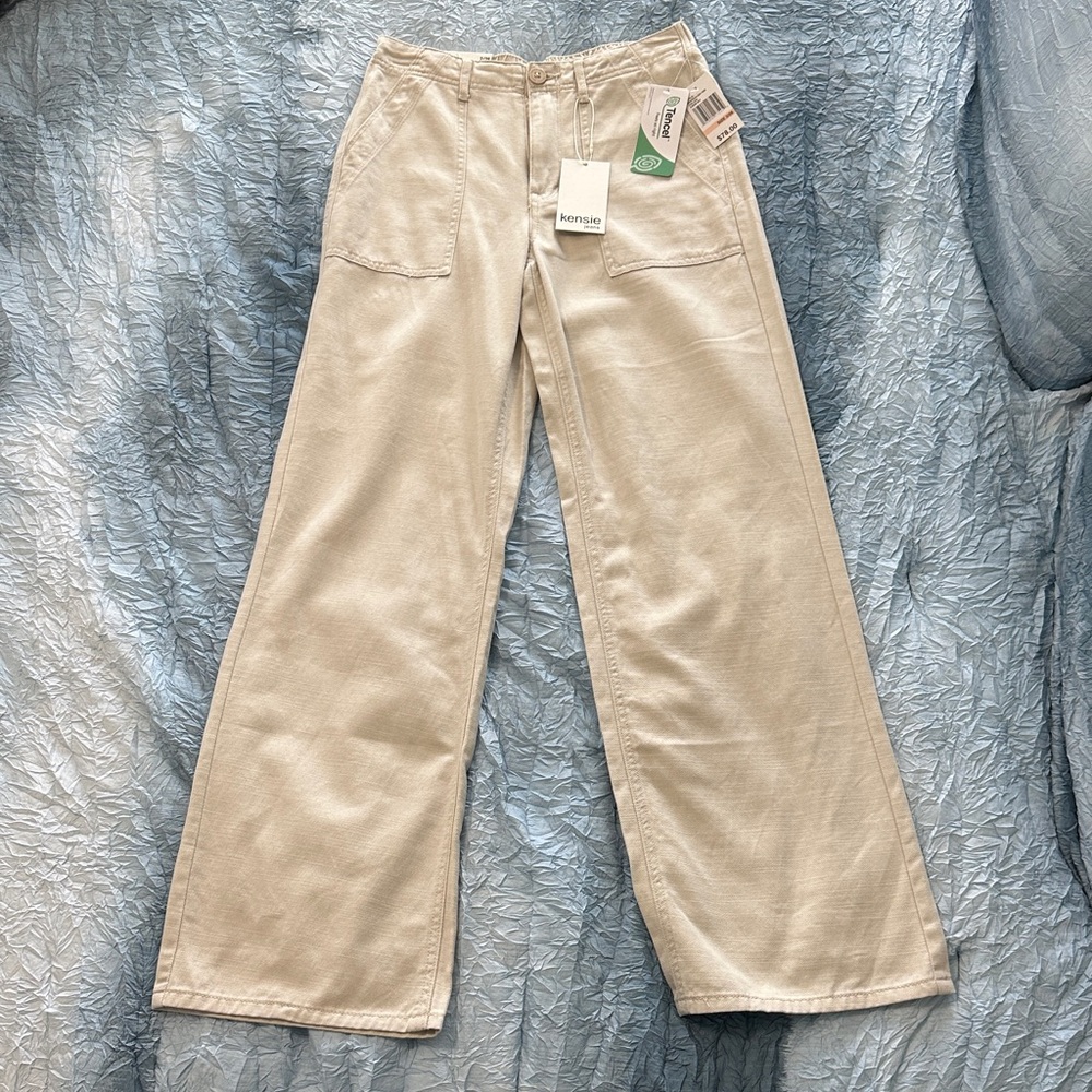 139. Kensie cream pants